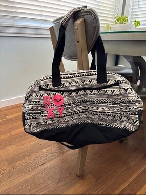 Vintage Roxy Black & White Geo Travel Duffle with Pink Logo